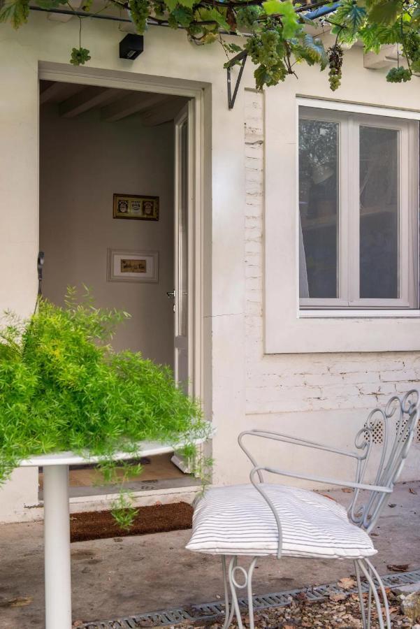 Boutique Apartment With Private Rooms And Garden Oasis Florenţa Exterior foto