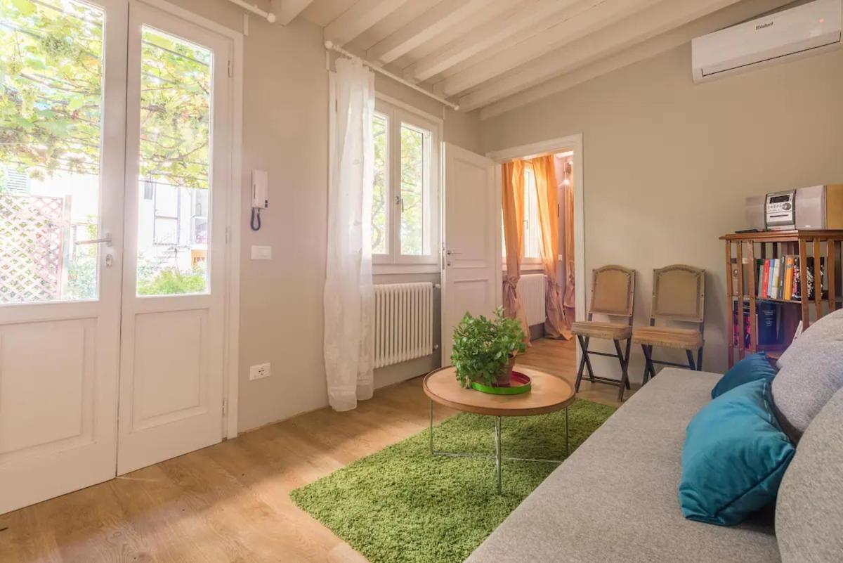 Boutique Apartment With Private Rooms And Garden Oasis Florenţa Exterior foto